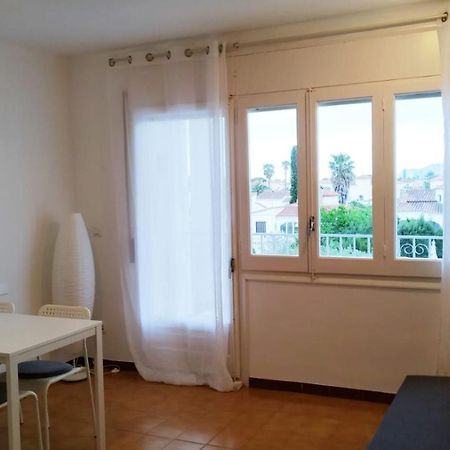 אמפוריבראבה Apartament Amb Piscina מראה חיצוני תמונה