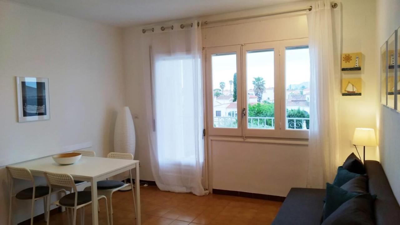 אמפוריבראבה Apartament Amb Piscina מראה חיצוני תמונה